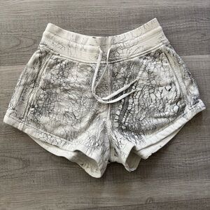 Lululemon thread dye inner glow high-rise Shorts